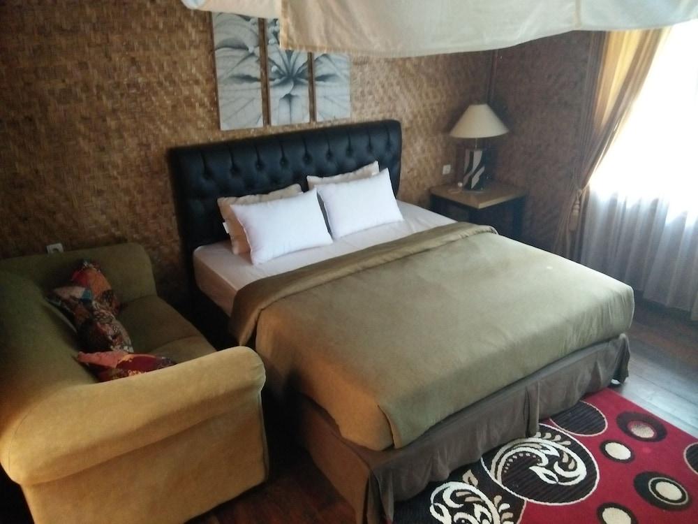 Bukit Alamanda Resort Гарут Экстерьер фото